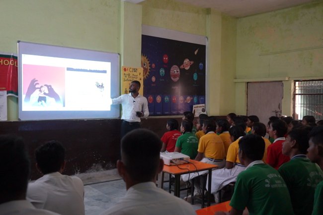 Deepak Yadav: A Beacon of Cybersecurity Wisdom Empowering Students in Agra
