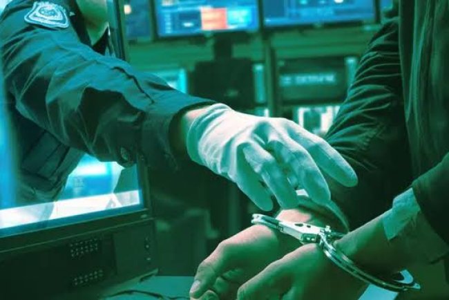 A police inspector who pays Rs 71 lakh in ransom is detained under digital arrest for a month.