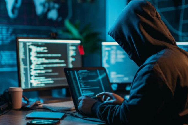 Maharashtra's cyber department warns of an increase in cyberattacks and advises being alert.