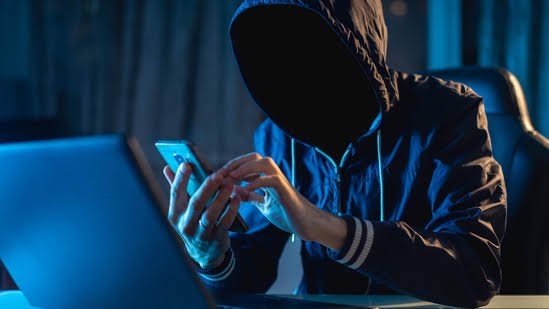 How a phone ordered from Jamtara by a deceitful Rajkot man became a legitimate buy in Kolkata: Three states, three phones, one gang